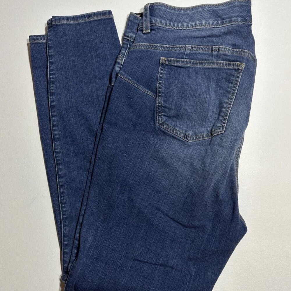 TORRID BOMBSHELL 18R